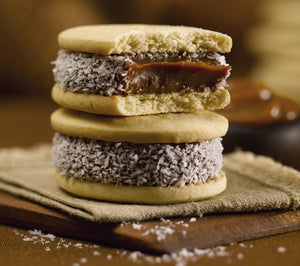 
            
                Load image into Gallery viewer, Cachafaz Alfajor Cornstarch Maicena with Grated Coconut and Dulce de Leche ( Argentina)
            
        